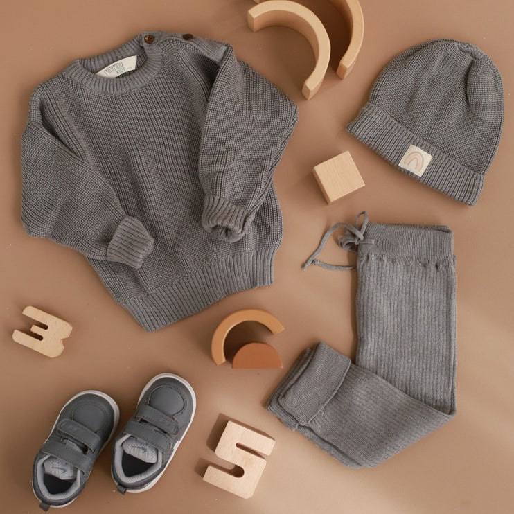 grey sweater