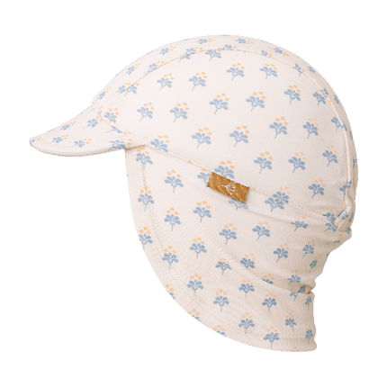 Cream sun hat from Fresk with blue Floral print for girls, with built-in UV protection, a flap, and a neck extension—keeping your little one’s head and neck safe and comfy on sunny beach days.