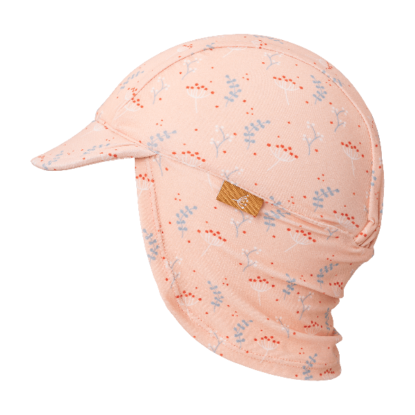 Peach sun hat from Fresk with built-in UV protection, a flap, and a neck extension—keeping your little one’s head and neck safe and comfy on sunny beach days.