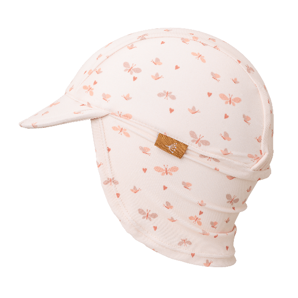 Cream sun hat from Fresk for girls with built-in UV protection, a flap, and a neck extension—keeping your little one’s head and neck safe and comfy on sunny beach days.