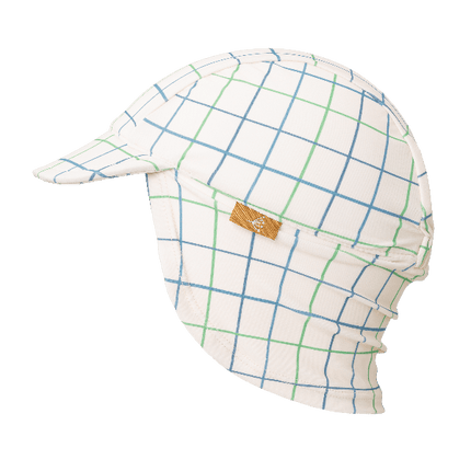 Cream sun hat from Fresk for boys with built-in UV protection, a flap, and a neck extension—keeping your little one’s head and neck safe and comfy on sunny beach days.
