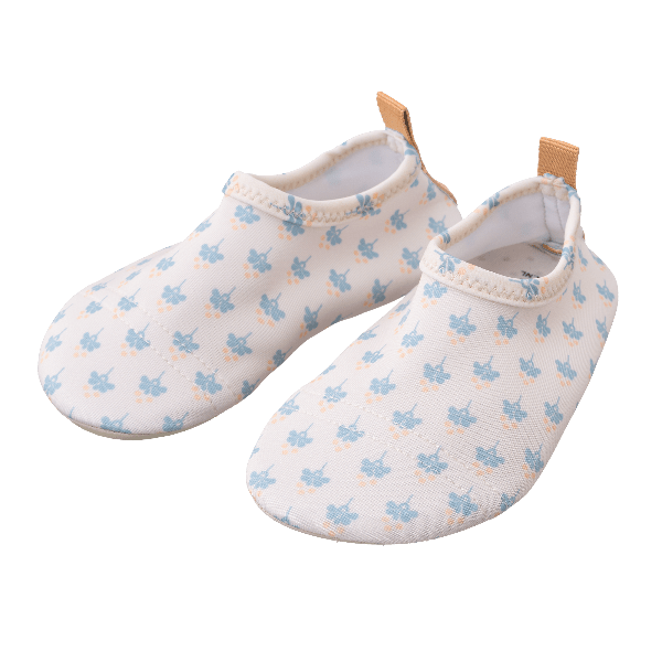 Cream Fresk swim shoes for gir;s with a flexible, grippy sole, reinforced toes, elastic fit, UV protection 50, and fast-drying fabric—perfect for sun-safe beach, pool, or indoor play.
 
 