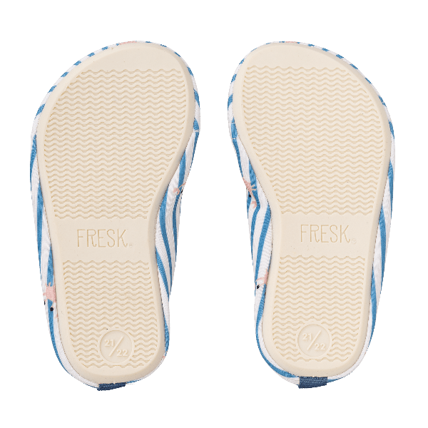 Cream swim shoes for boys with a flexible, grippy sole, reinforced toes, elastic fit, UV protection 50, and fast-drying fabric—perfect for sun-safe beach, pool, or indoor play.