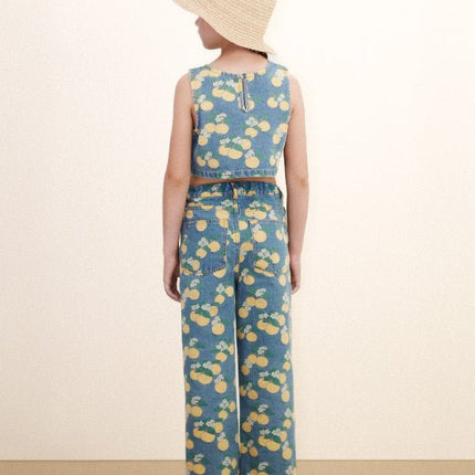 Light wash demin top with oranges print