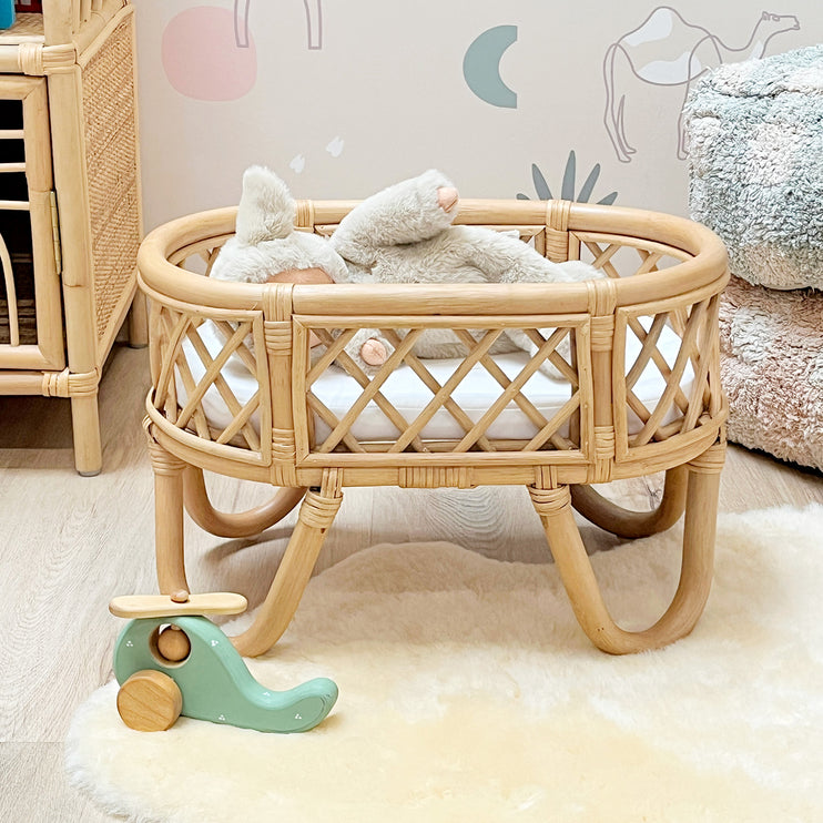 Alice doll bed
