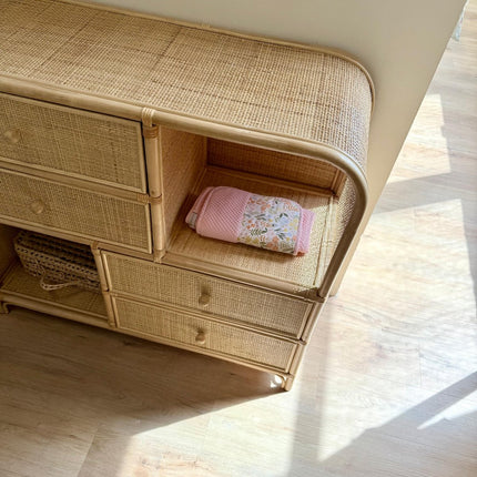 freya dresser upper shot