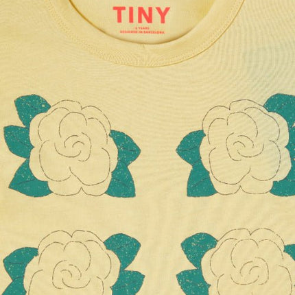 Dusty yellow crop t-shirt with flower print 