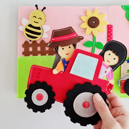 Fun at the Farm Busy Book page