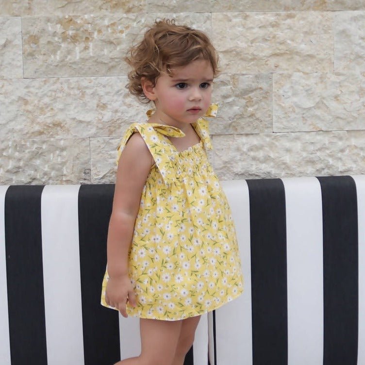 yellow dress
