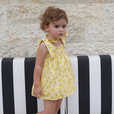 yellow dress