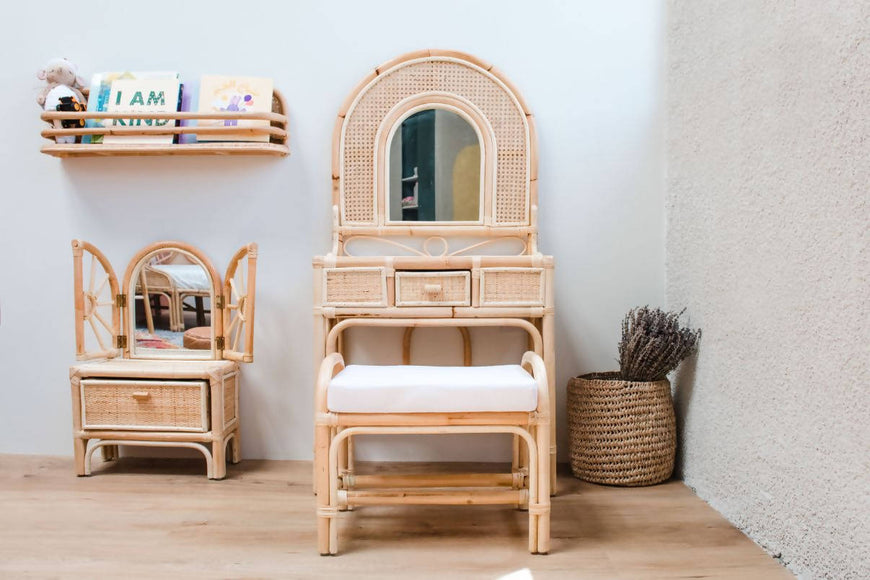 Roma Vanity Dresser Set.