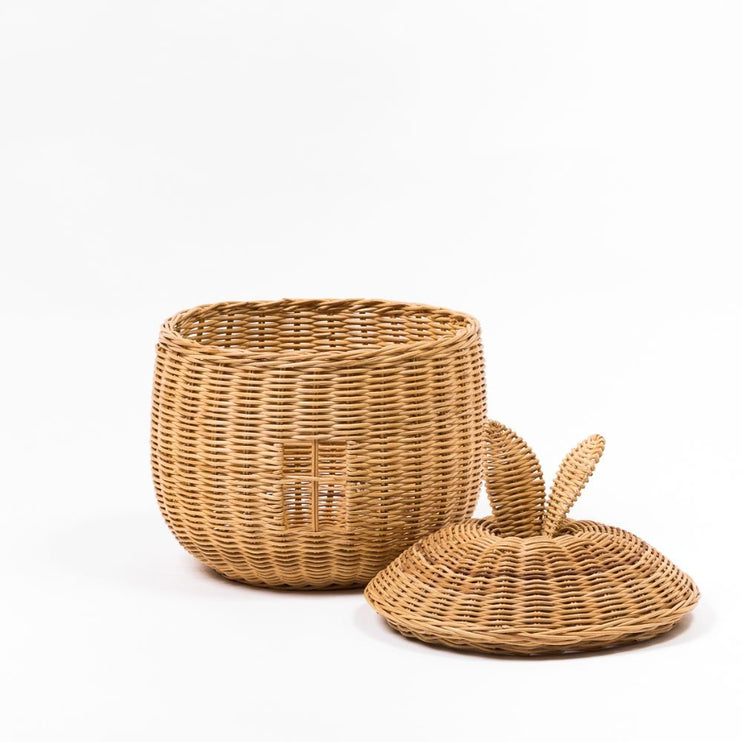 apple shaped basket 