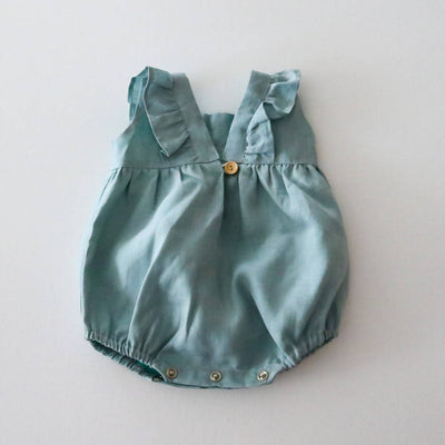 baby's clothing